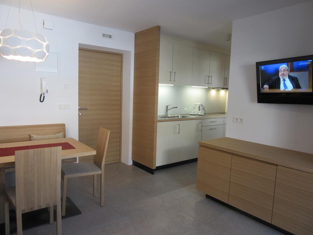 Appartements Haus Bachmann San Candido Dış mekan fotoğraf